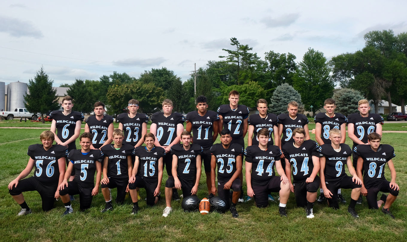 Cedar Bluffs FB team